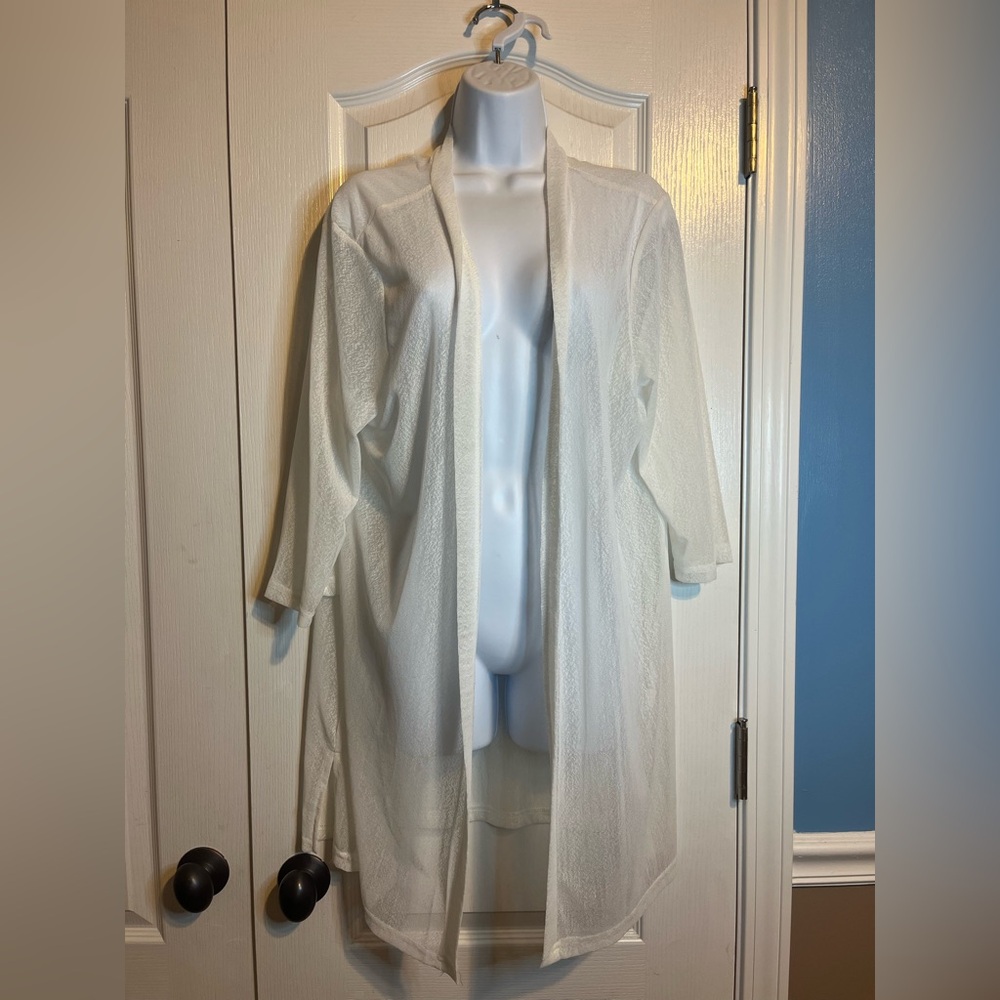 New‎ With Tags iClosam White Shear Cardigan – Size 2XL